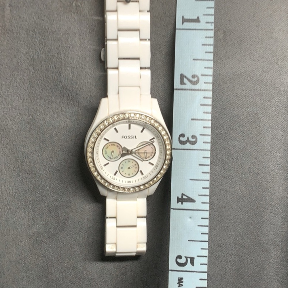 White Fossil Watch. ES1967
